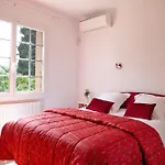 Standing De 88 M2, Grand Jardin, Wifi, Clim, Netflix, La Suzanna Сasa de vacaciones