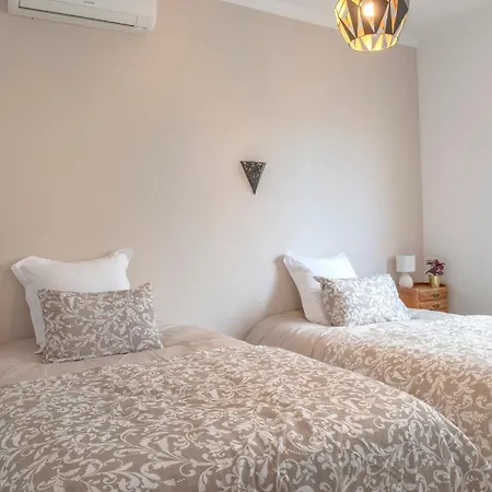 Standing De 88 M2, Grand Jardin, Wifi, Clim, Netflix, La Suzanna *