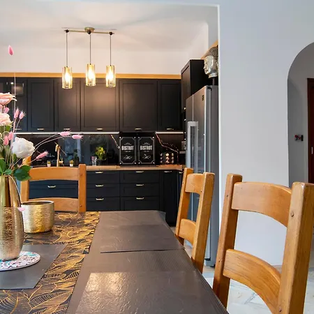 Standing De 88 M2, Grand Jardin, Wifi, Clim, Netflix, La Suzanna Сasa de vacaciones Hyères
